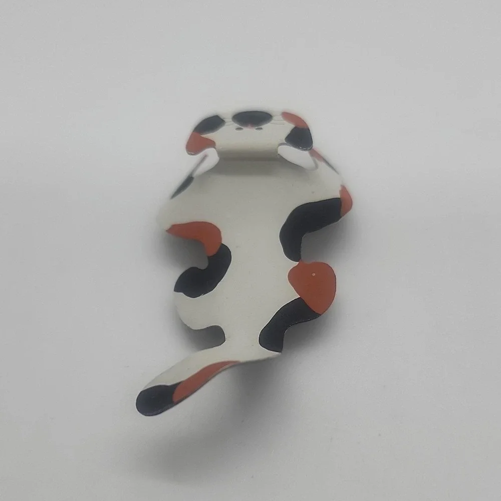 Vintage hand‎ painted 3D calico CAT brooch pin